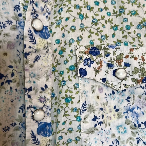 TRUE RELIGION 100% Cotton Pearl Snap Floral Western Shirt in Blue and White | S - Picture 5 of 11